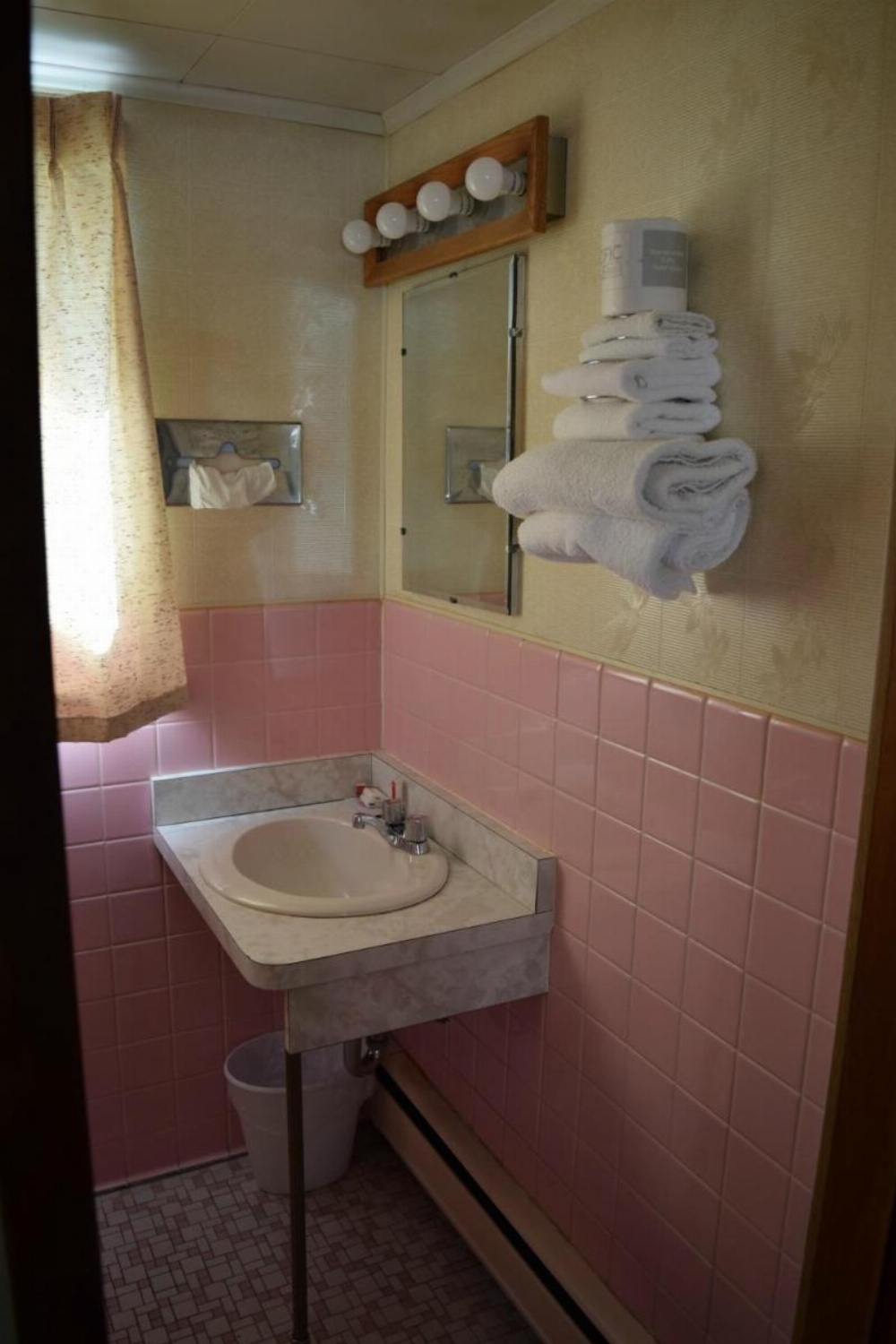 Room image 3