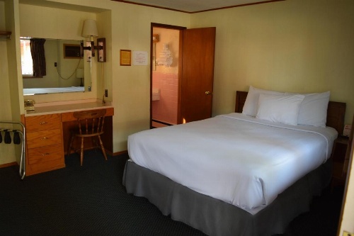 Mid-City Motel image 12